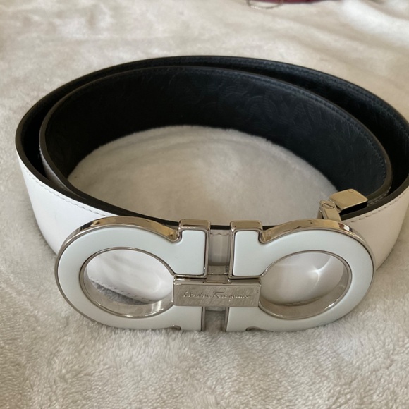 White Salvatore Ferragamo Paloma Reversible Belt 32-36” waist - Picture 2 of 8